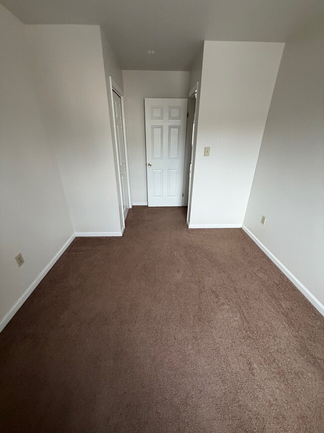 Building Photo - 7 Lenape Ln