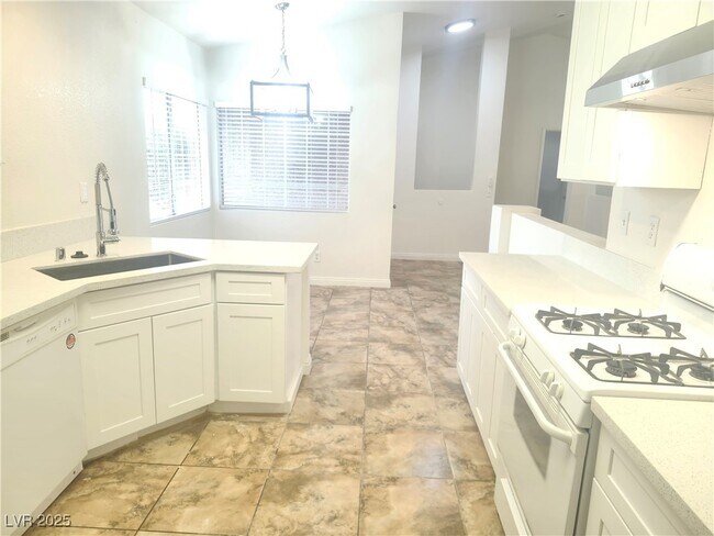 Building Photo - 216 Breezy Shore Ave