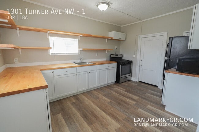 Building Photo - 1301 Turner Ave NW
