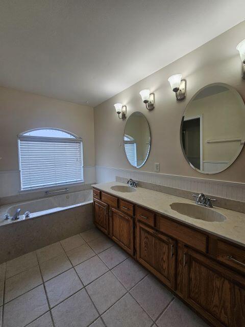 Building Photo - 213 Hillside Dr