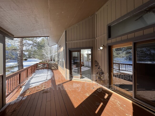 Building Photo - 6311 E Willow Loop