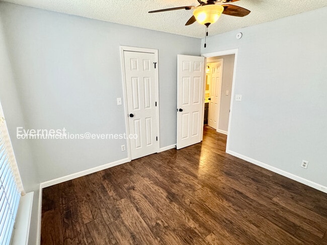 Building Photo - 1604 S Kalanchoe Ave W