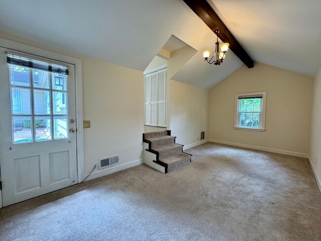 Building Photo - Charming Green Hills Single Family Home