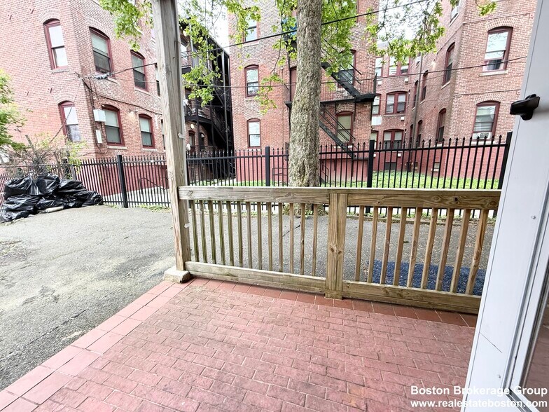 Building Photo - 4A Weld Ave