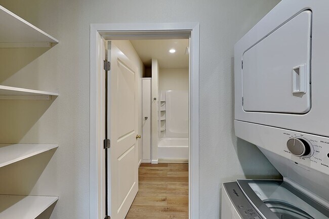 Building Photo - 10251029wo