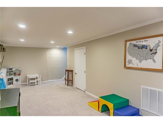 Building Photo - 112514 E Washington Ln