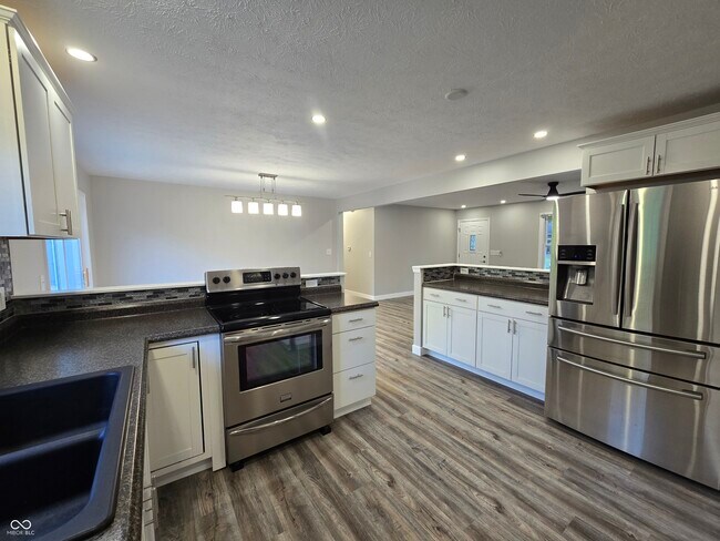 Building Photo - 2115 Dawnshire Dr