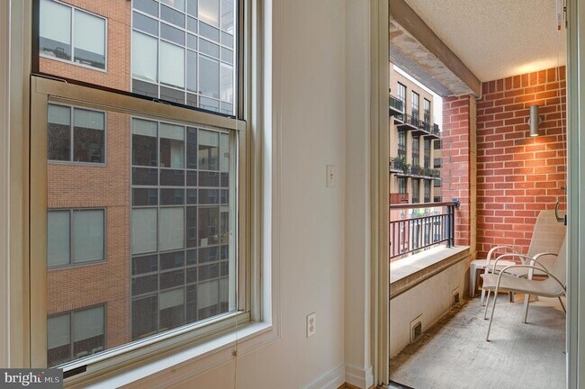Building Photo - 915 E Street NW Unit 1001