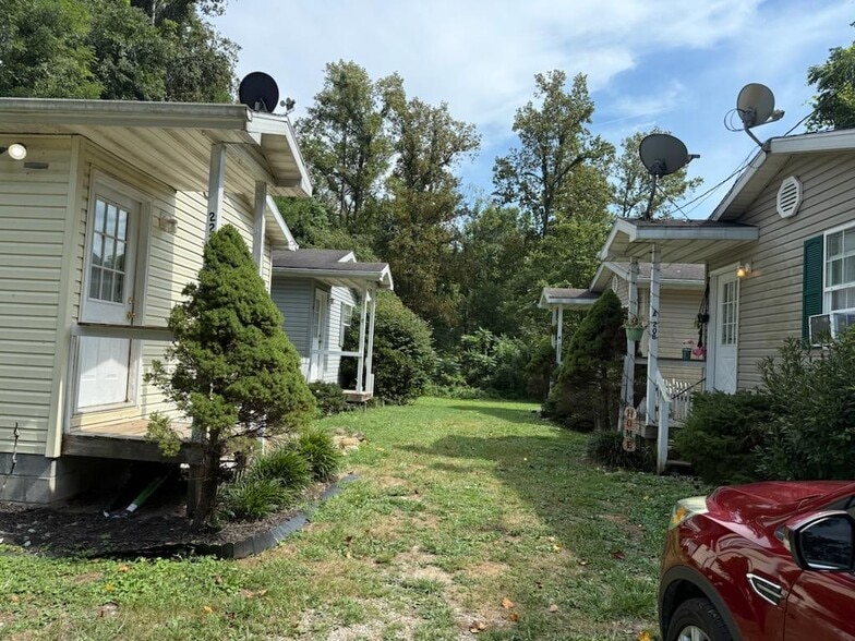 Building Photo - 222 Beechwood Dr