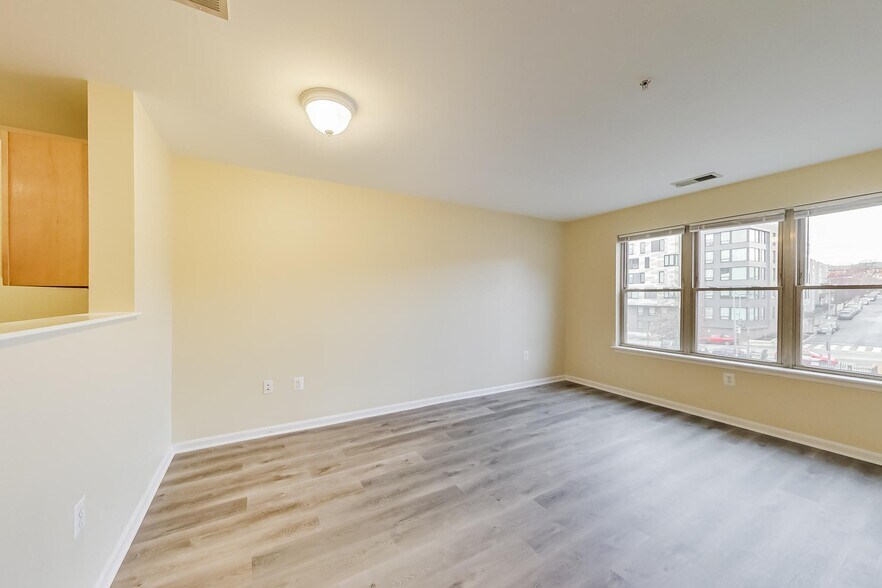Building Photo - 1343 Clifton St NW