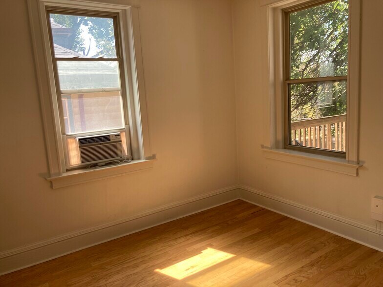 Building Photo - 3784 Washington St