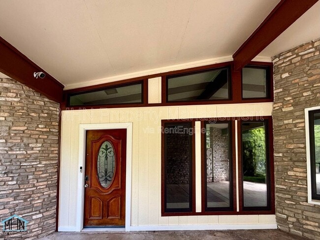 Building Photo - 100 Bluet Ln