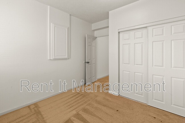 Building Photo - 7425 N 77th Ave
