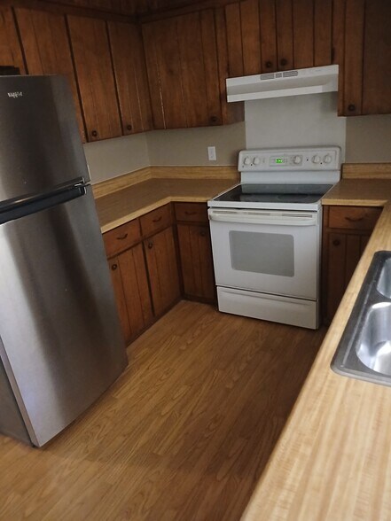 Building Photo - 107 Twin Creek Ct