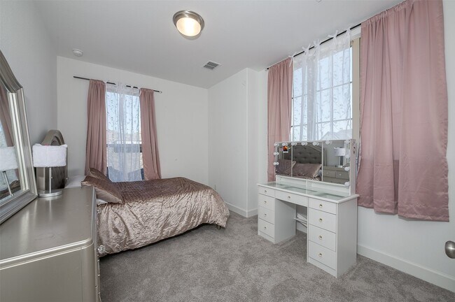 Building Photo - 20519 Bronco Rdg Dr