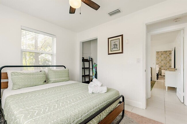 Building Photo - 415 S C St