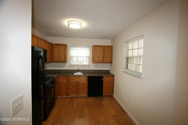 Building Photo - 200 Daffodil Dr