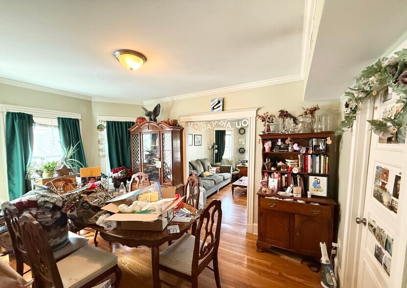 Building Photo - 81 Florence St