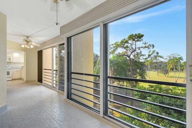 Building Photo - 3810 Via Poinciana