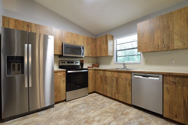 Building Photo - 3 br, 2 bath House - 236 Secret Way