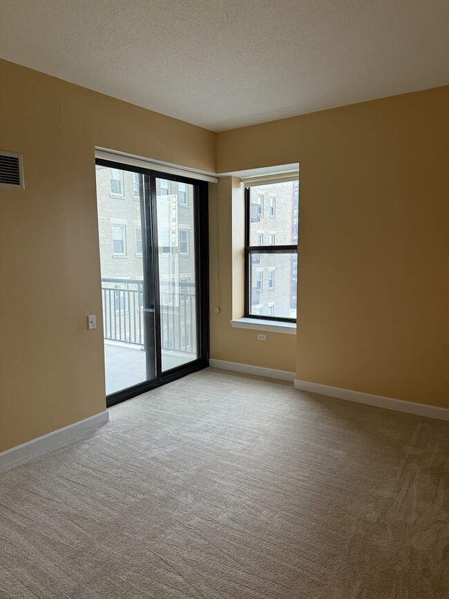 Building Photo - 41 E 8th St