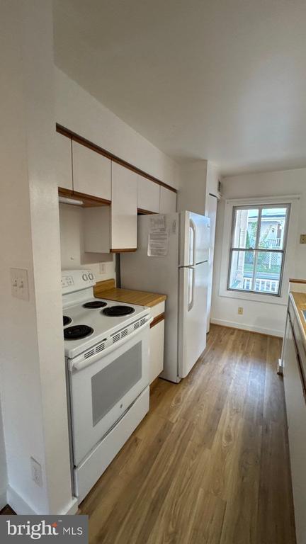 Building Photo - 8486 Main St