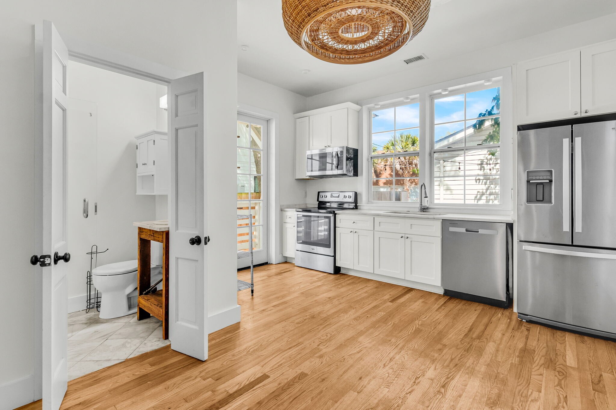 Building Photo - 40 Poinsett St