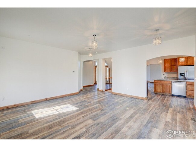 Building Photo - 6820 Willow Vista Ct