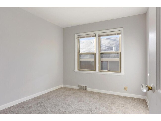 Building Photo - 4354 S 28th Ave