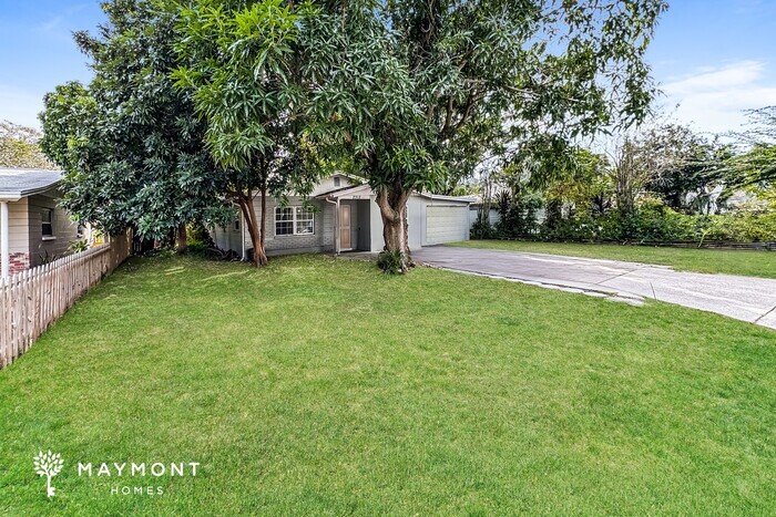 Building Photo - 2312 32nd Ave N