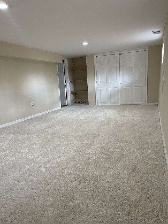 Building Photo - 8209 Comet Dr