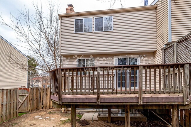 Building Photo - 5328 Larochelle Ct