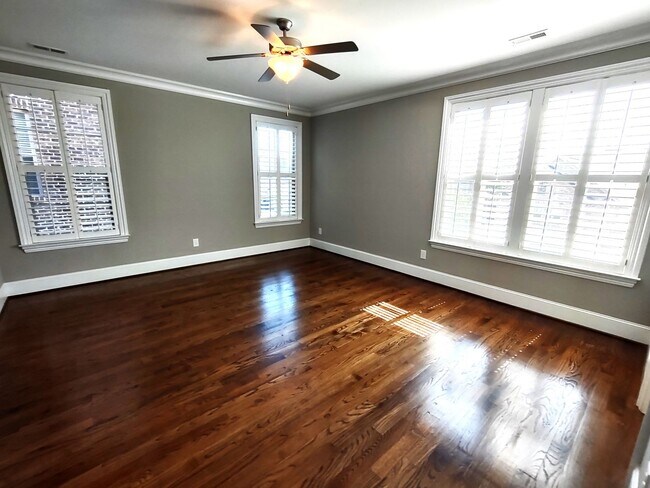 Building Photo - Luxury Townhome Available in Fairway Row C...