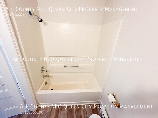 Building Photo - 499 S Detroit St