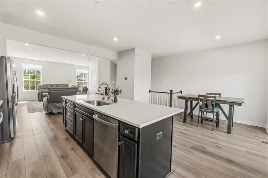 Beautiful updated Kitchen - 1403 Wilmer Park Ln
