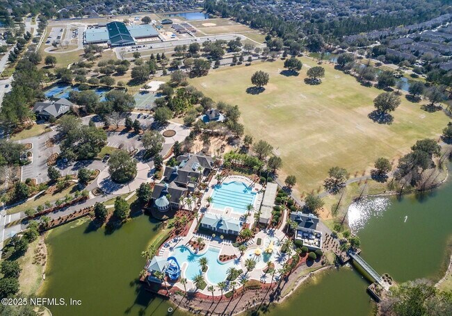 Building Photo - 612 Chestwood Chase Dr