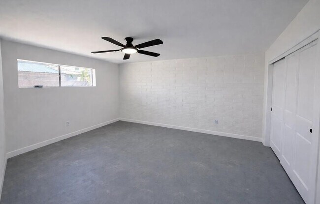 Building Photo - 2731 E Montecito Ave