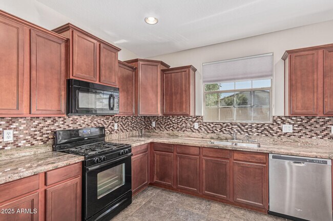 Building Photo - 3079 E Ridgewood Ln