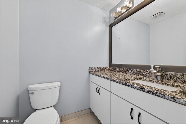 Building Photo - 12320 Pissaro Dr
