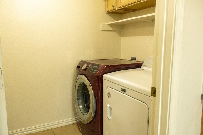 Building Photo - 1613 Apollo Cir