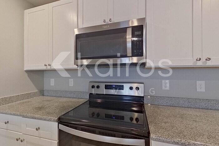 Building Photo - 4675 Malay Cir