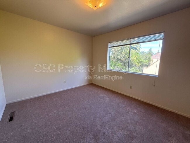 Building Photo - 830 Parcel St