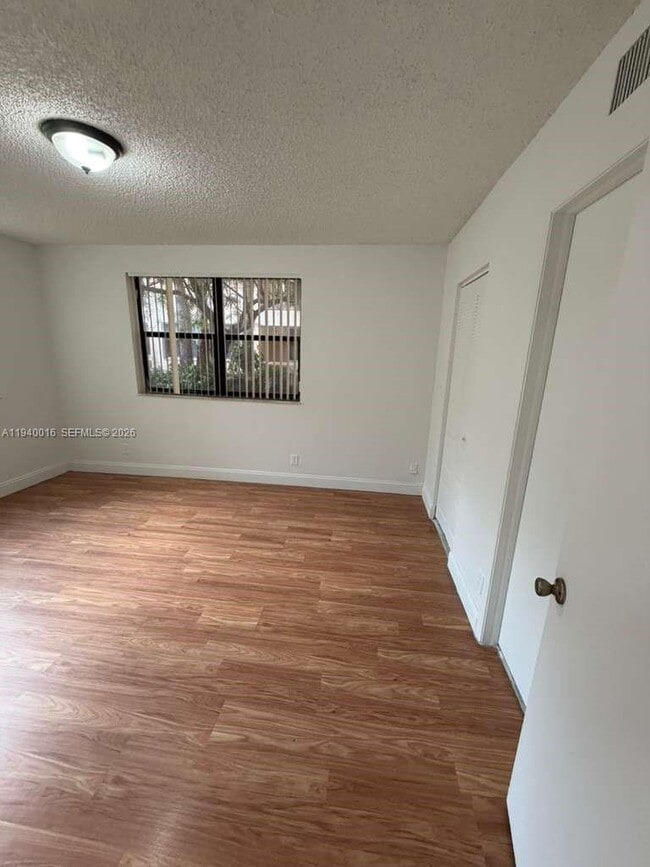 Building Photo - 8160 Geneva Ct