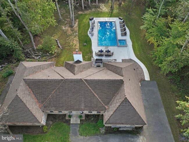 Primary Photo - 1085 Pemberton Ln