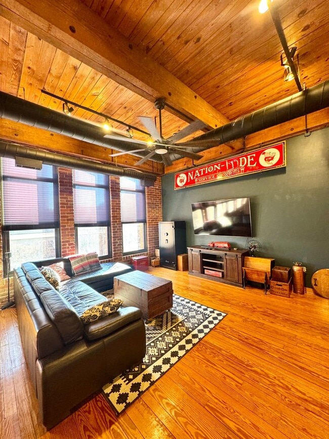 Building Photo - Stunning Fully Furnished Loft in the Heart of Norfolk