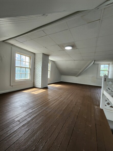 Building Photo - 1810 Olive St