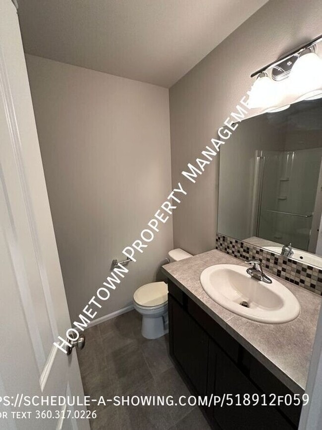 Building Photo - 6918 Honeylocust Ct NE