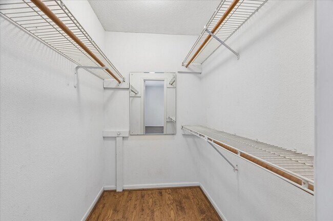 Building Photo - 1311 Antoine Dr