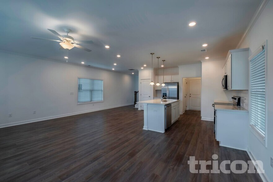 Building Photo - 181 E Rdg Wy