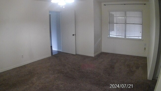 Building Photo - 601 Rock Hollow Dr